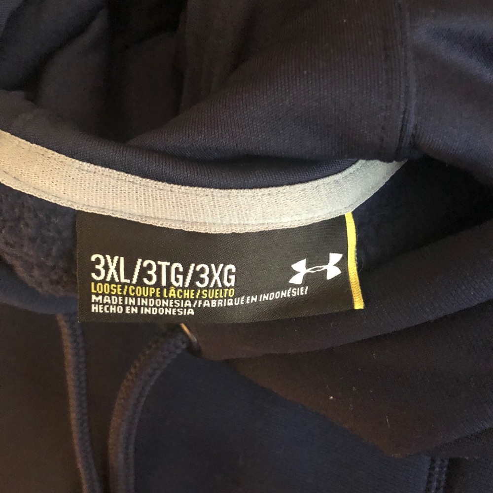 NY Yankees Under Armour Coldgear Hoodie - Picture 3 of 8